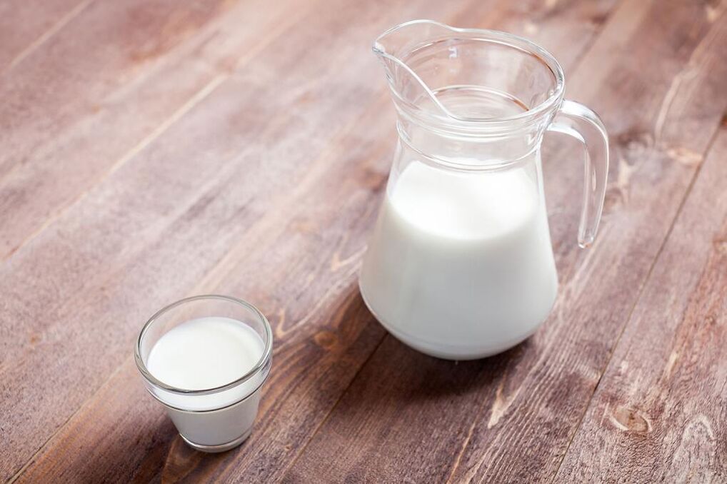 Kuņģa čūlas diētas ēdienkartē ietilpst piens ar zemu tauku saturu